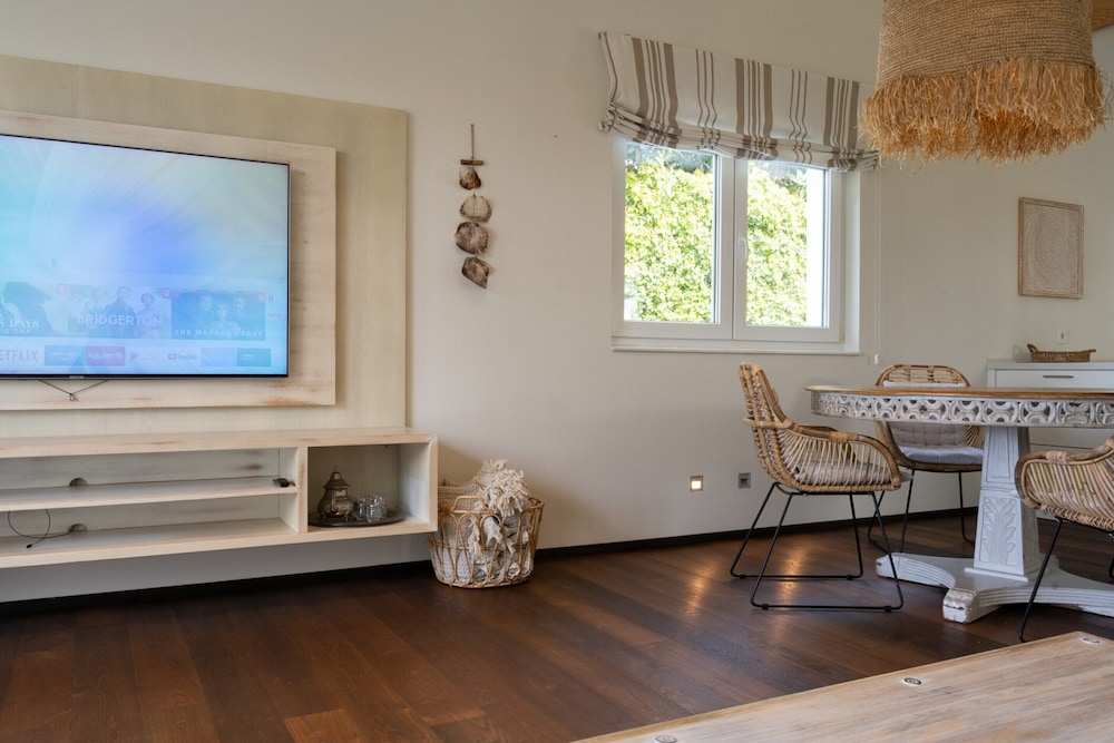 Villa in Marbella Near Beach