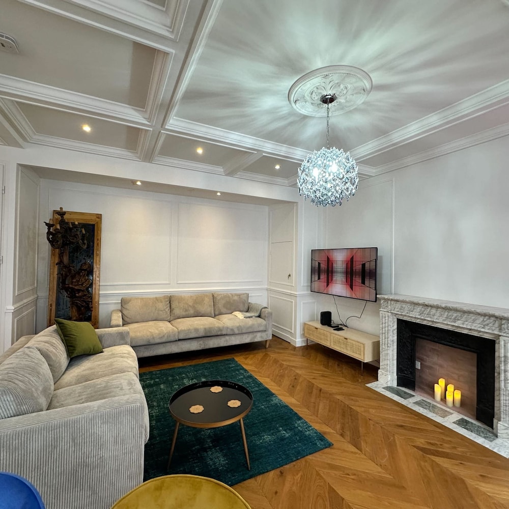 Paradis Chic - Renovated 2 Bed Apt in Paris