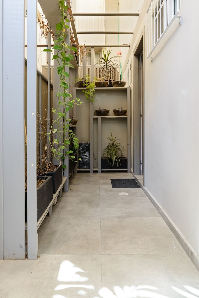 Duplex Lively Neighborhood by FeelHome