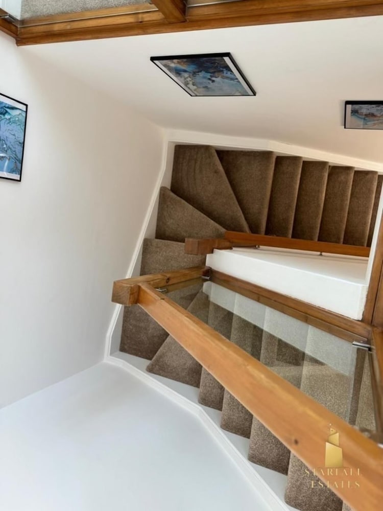 Leeds Apt - Hottub - Sleeps 6 - Special Occasions