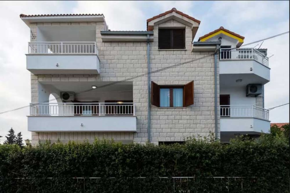 Clone House