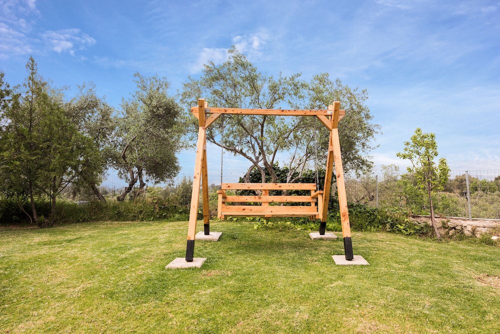 Villa Aloni-traditional Stone Villa With Nice View,pool and Garden
