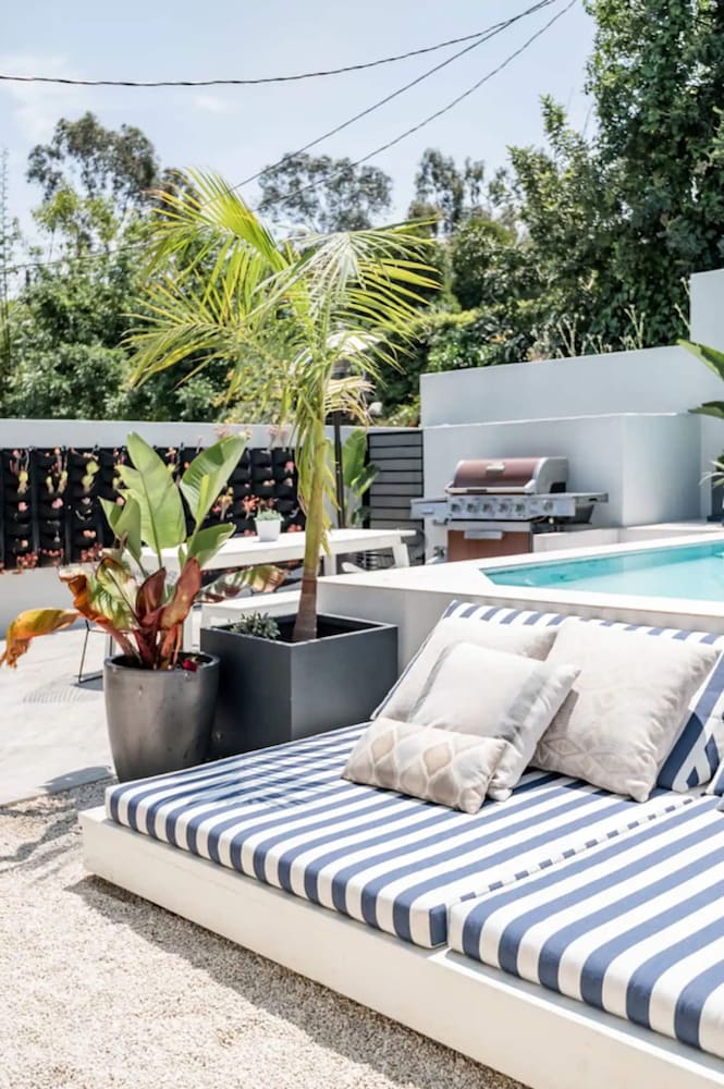 Hollywood Hills Heatpool BBQ Prime Location