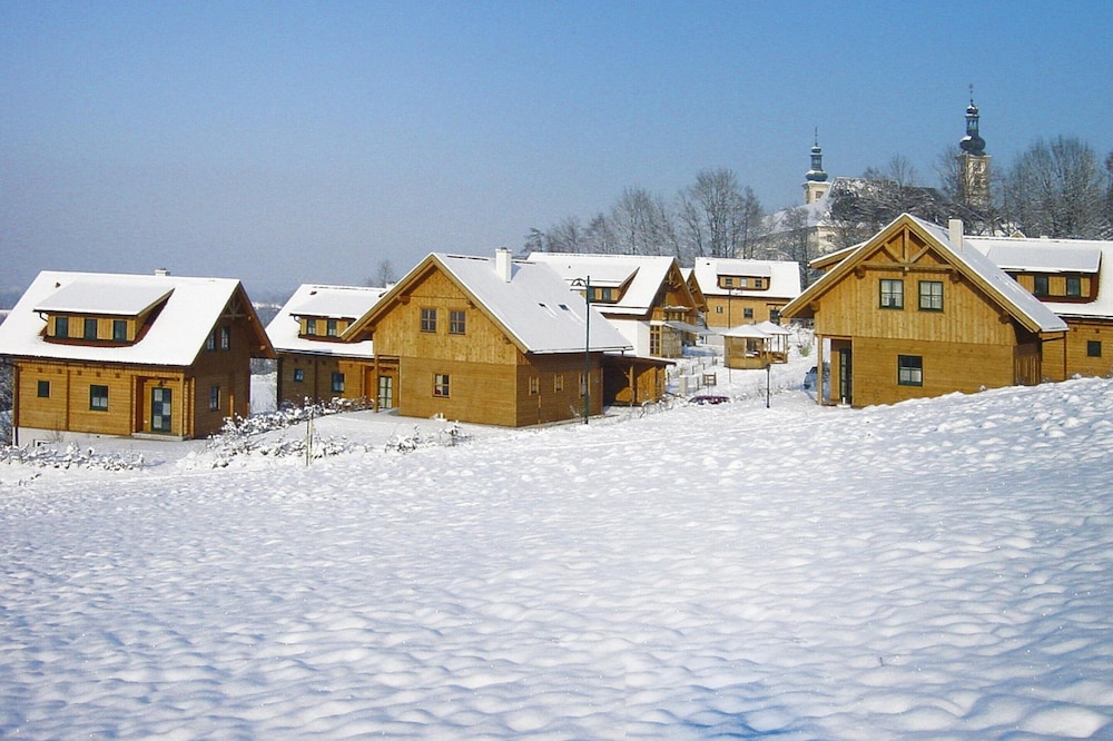 Chalet in Schlierbach Near Ski Trails