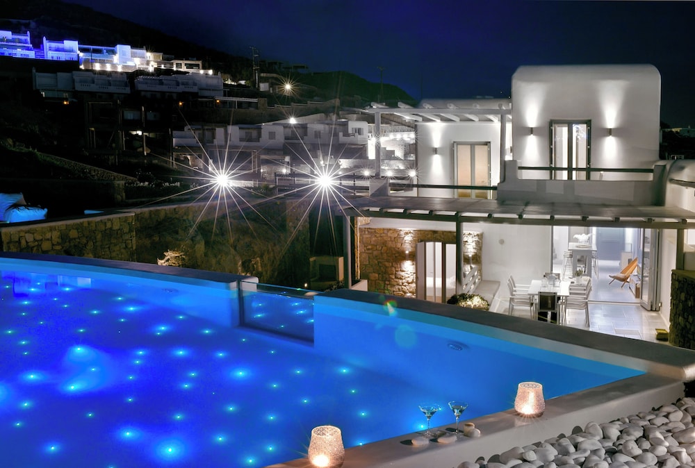Villa Sapphire 6BR Hot Tub & Pool Ornos