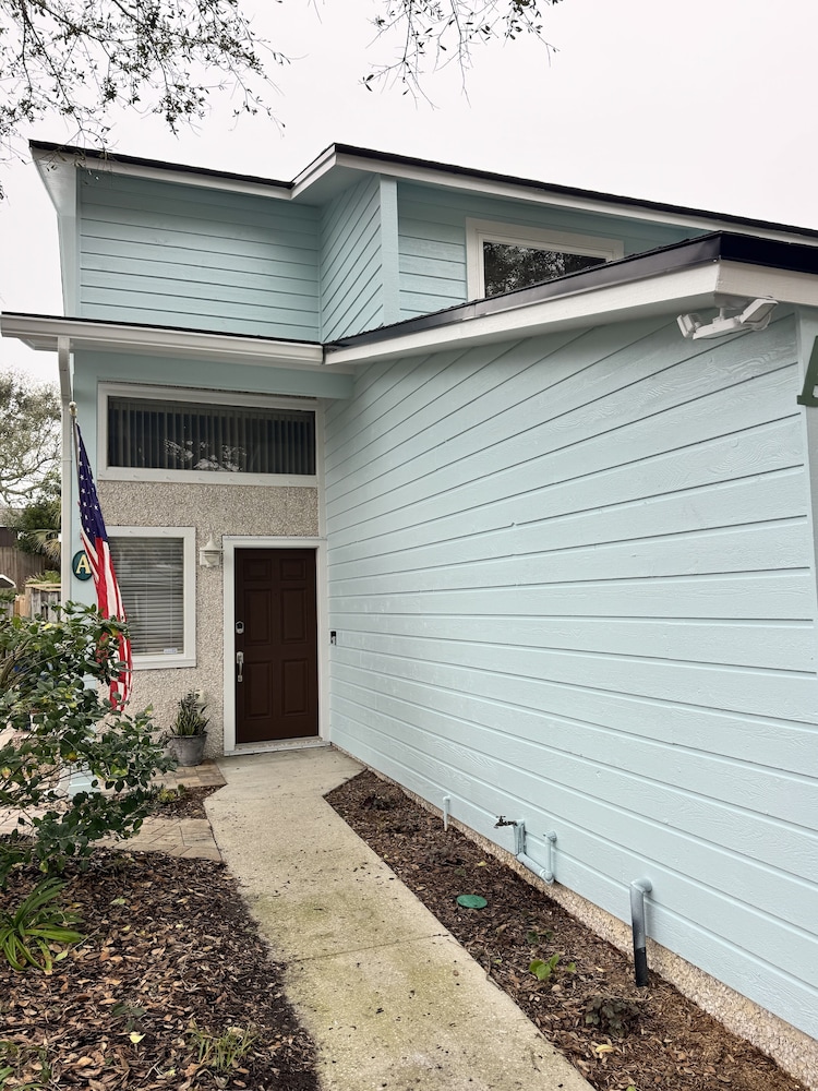 2754 1st Ave. A 2 Bedroom Duplex