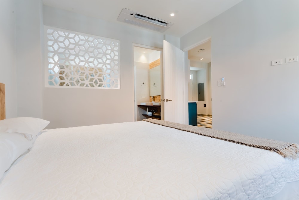 w Phenomenal 1BR w Balcony in Panama