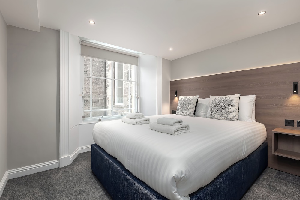 Destiny Scotland George IV Apartments