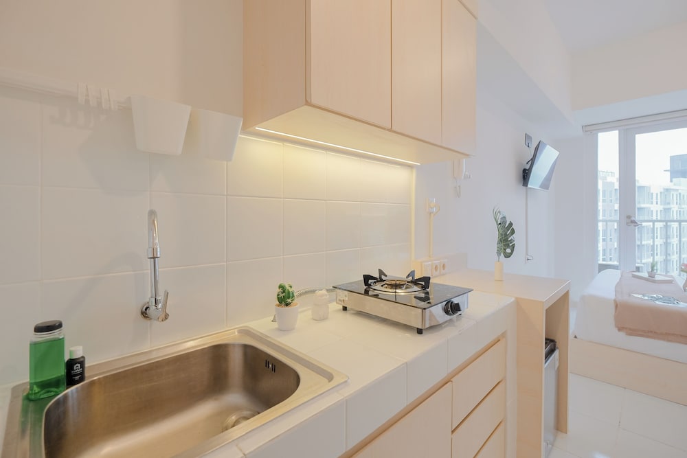 Compact And Homey Studio At Tokyo Riverside Pik 2 Apartment