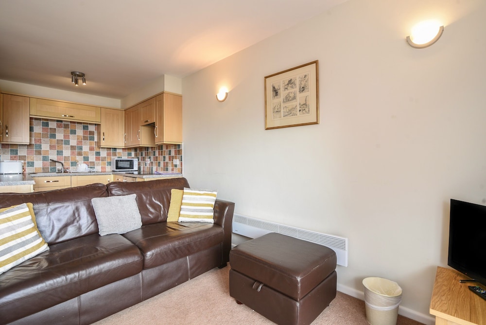 3 Bay View Court