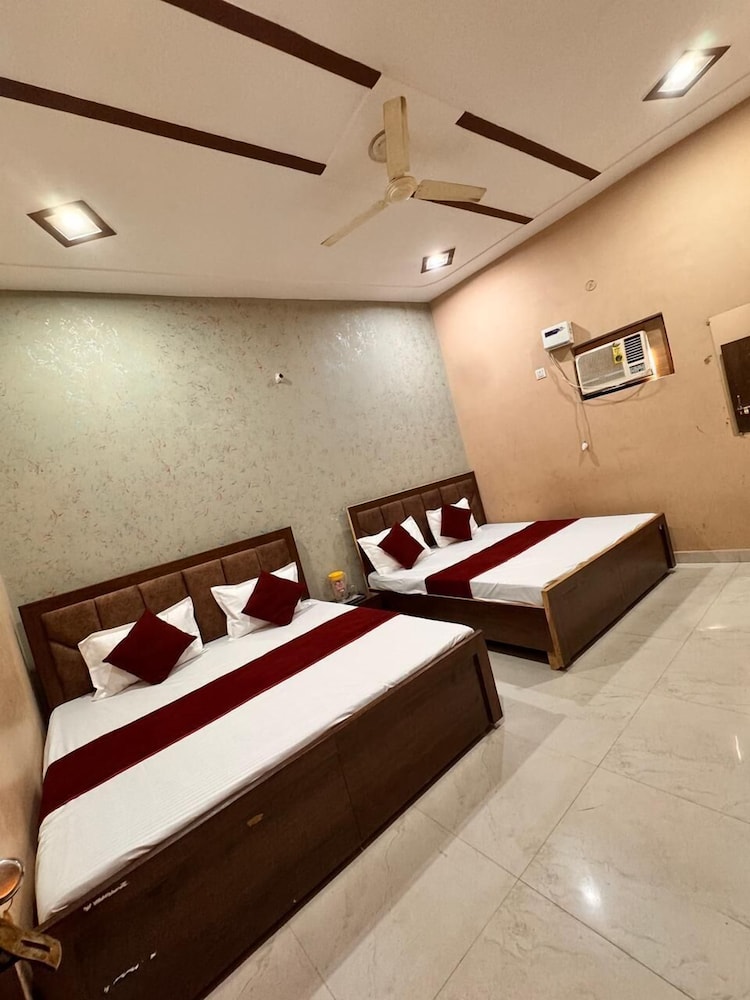 Hotel Raghav Dham