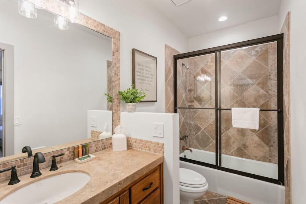 28 - Two Bedroom with Spa Enclave 2 Condo