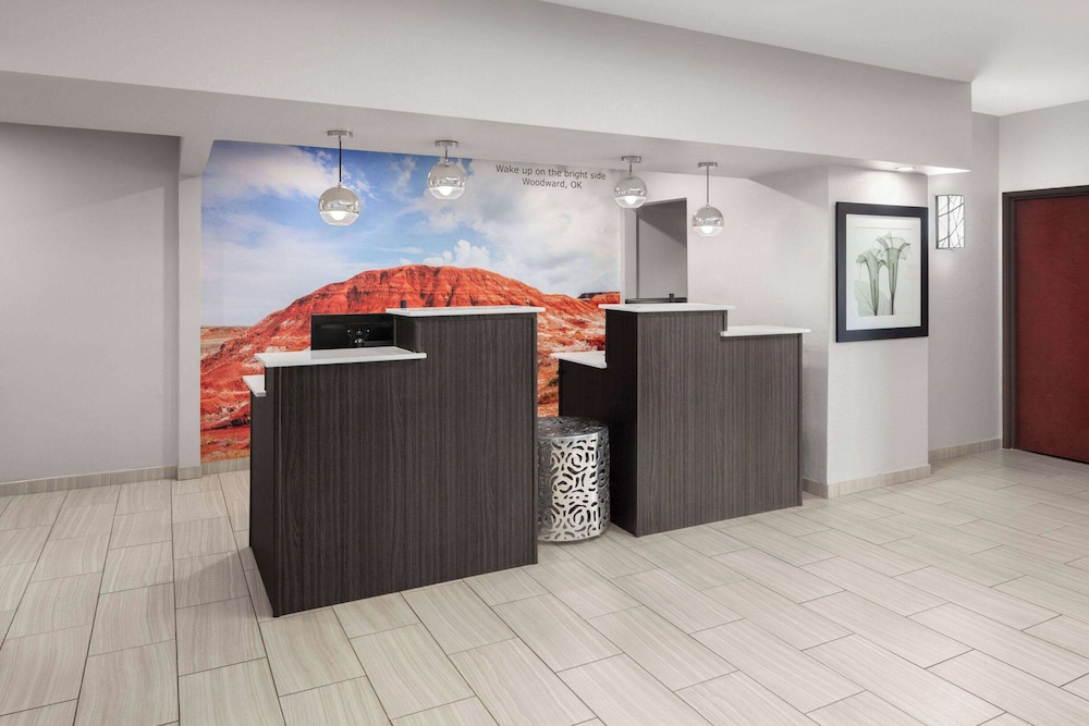 Woodward Vacations - La Quinta Inn  Suites by Wyndham Woodward - Property Image 3