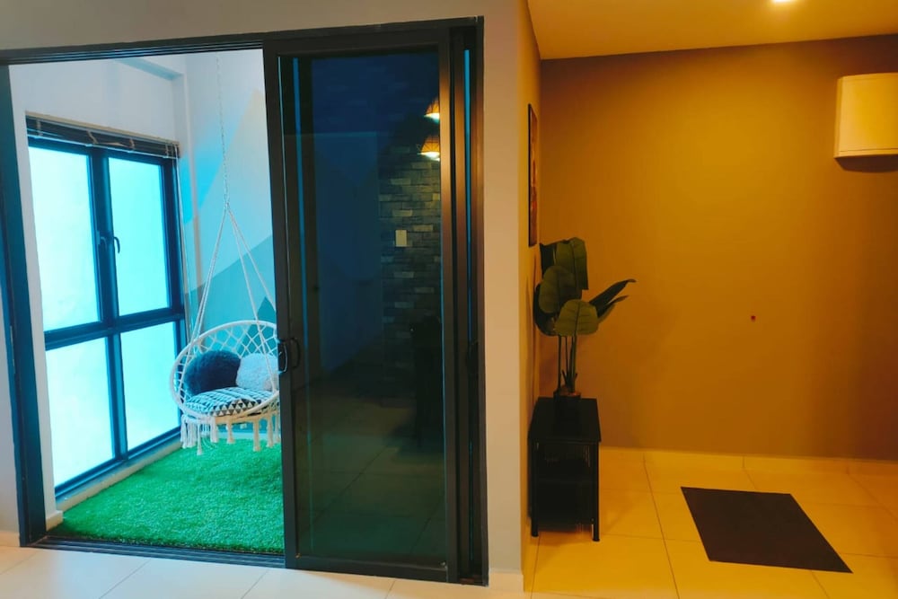 Reizz Residence by Plush