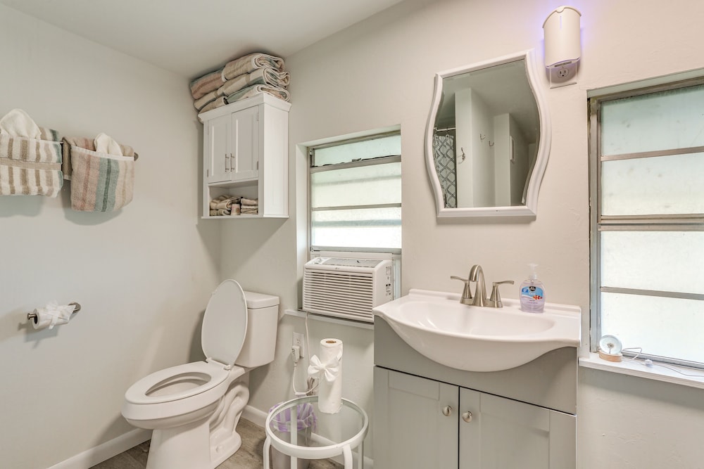 Walk to Marina: Family Home w/ Yard in Kingston