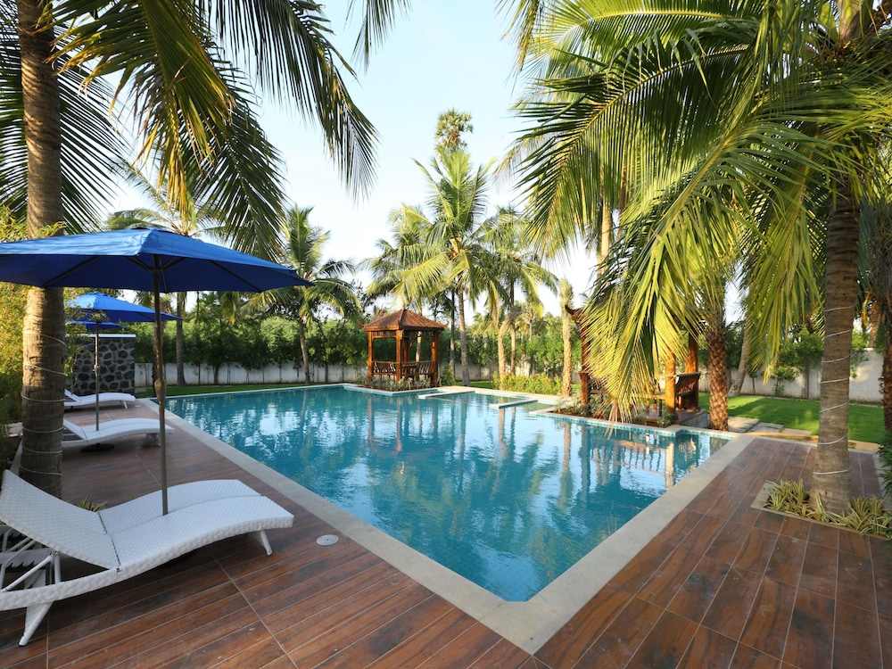 OYO 13820 Coco Retreat Farm