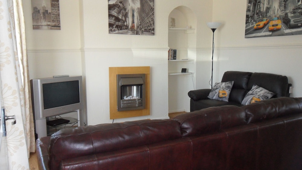 3 Bed Broomfield Road Newport Shropshire view 5