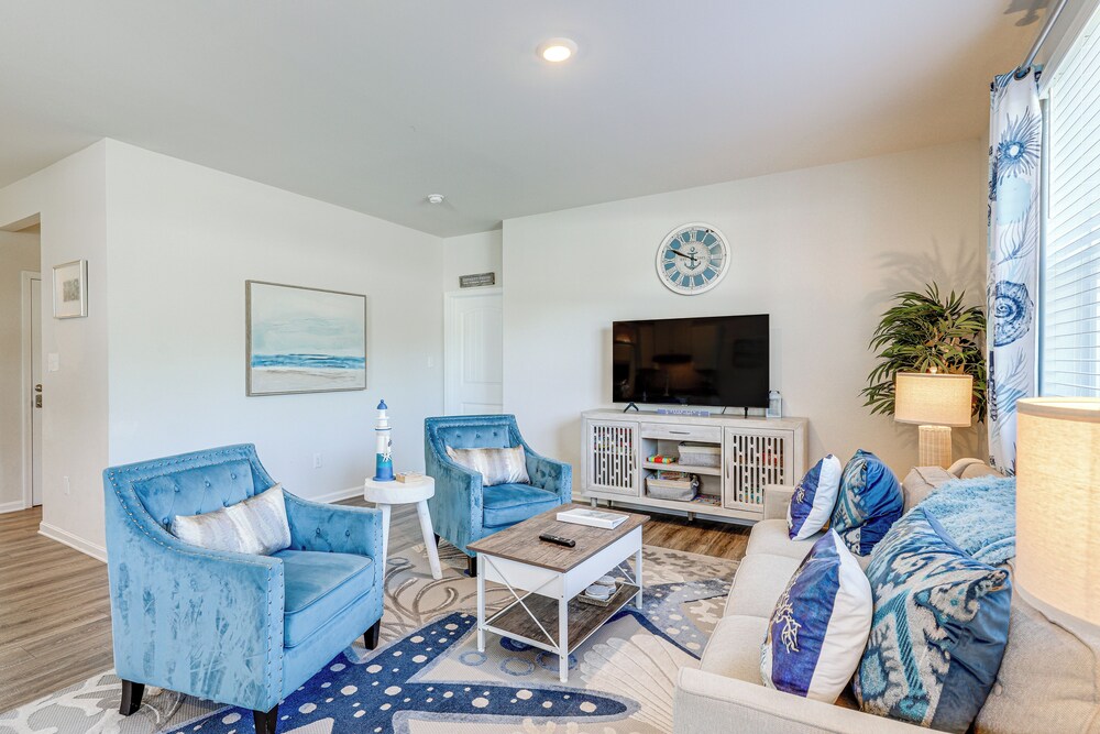 Game Room + Patio: Spacious Ocean View Home