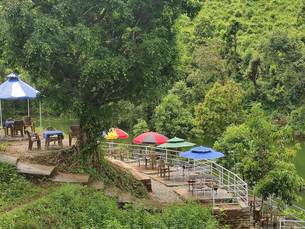 Begnas Lake front guest house
