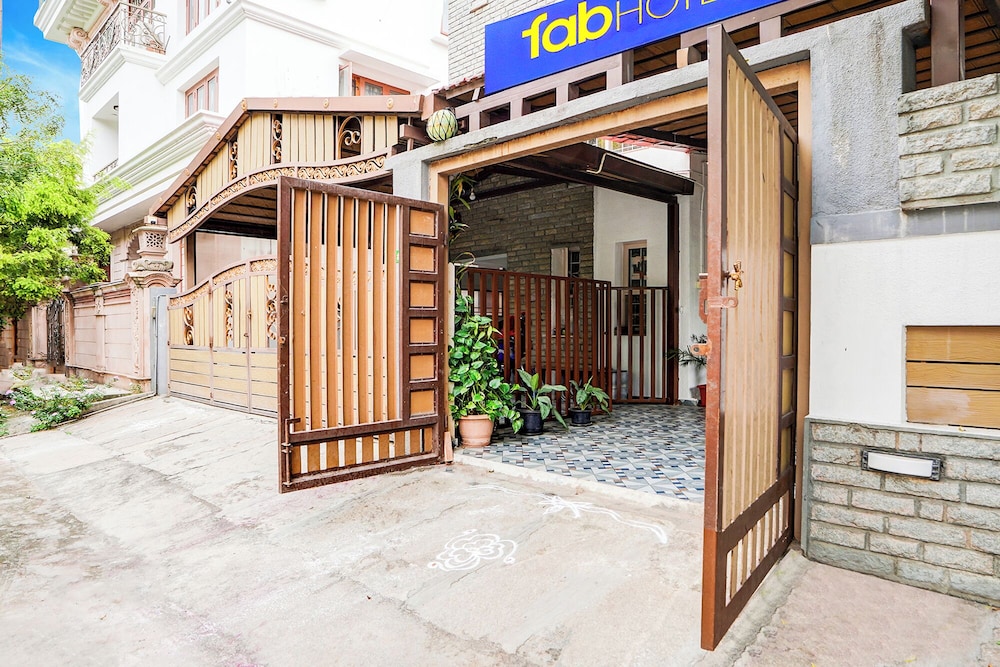 Fabhotel Srinidhi Stay Inn