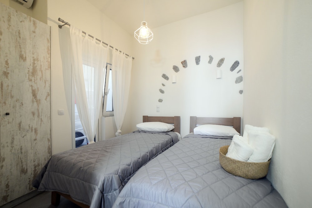 Amphoras Apartments view 4