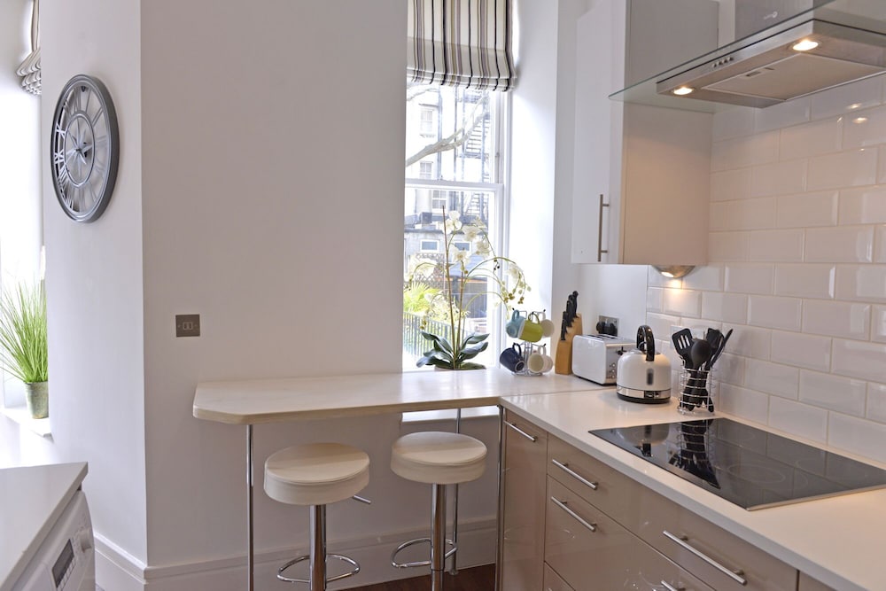 Gresham House 1-bed view 4