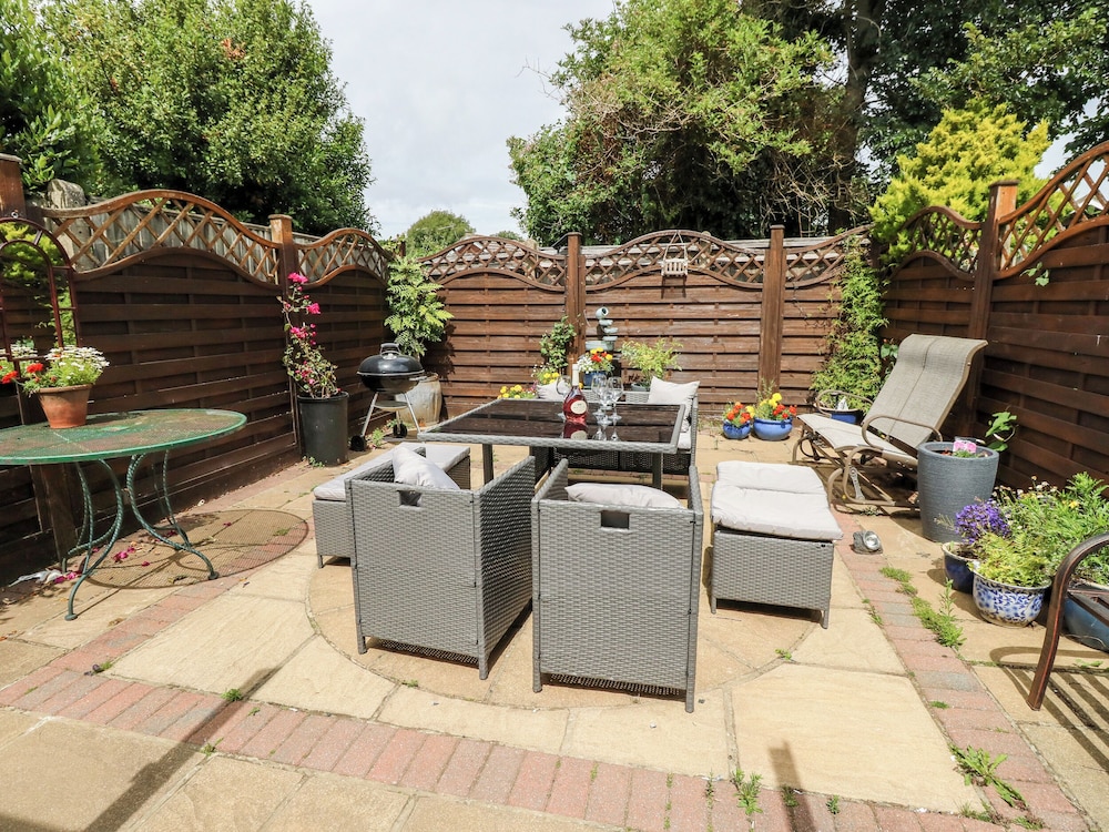 1 Westwood Close