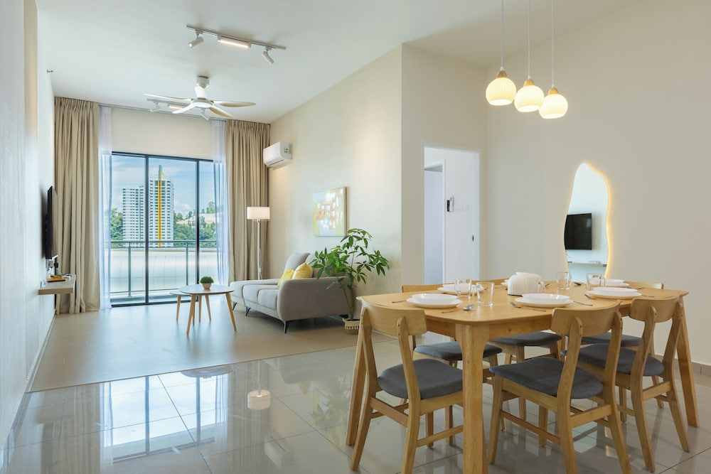 Sunshine Residence Suites