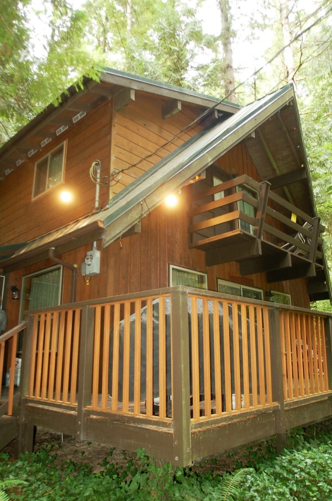 Glacier Springs Cabin 27 - A Private 2-story Pet-friendly Cabin Now With Wifi view 3