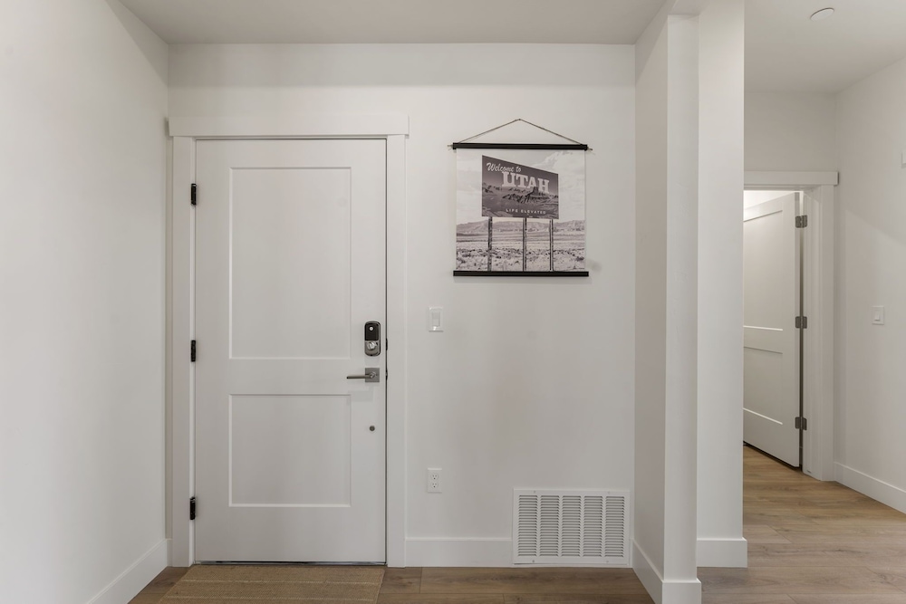 St. Gorgeous 3 Bedroom Condo