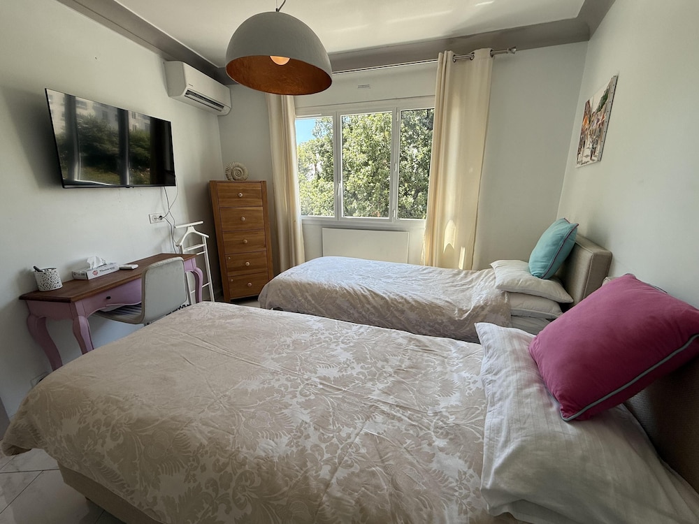 2 BR Apartment in the Center of Cannes - 2305