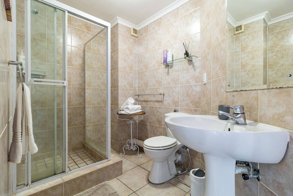 Beachfront Villa Sea Breeze, Hout Bay, Cape Town