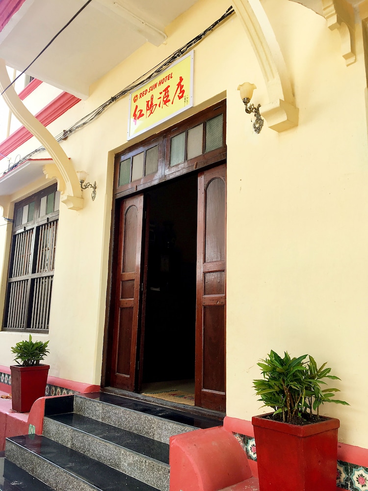 Red Sun Hotel