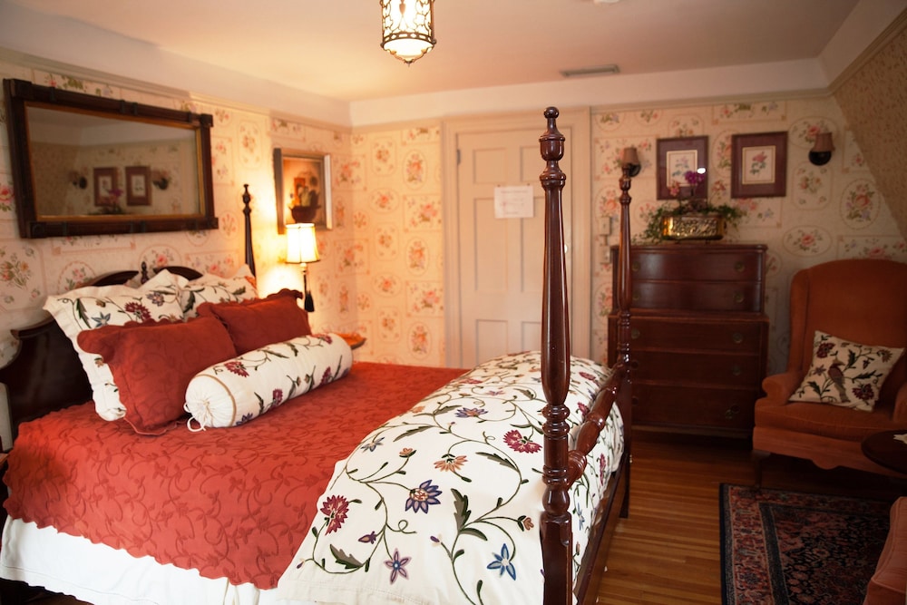 Bee and Thistle Inn