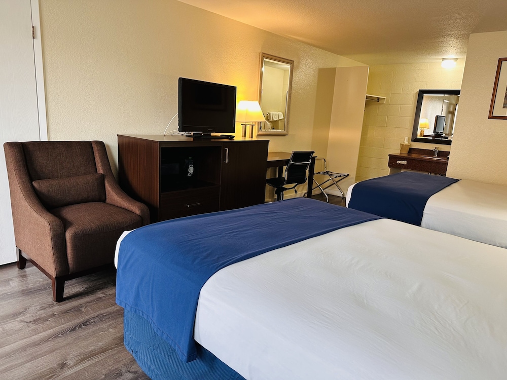 Northwoods Motel