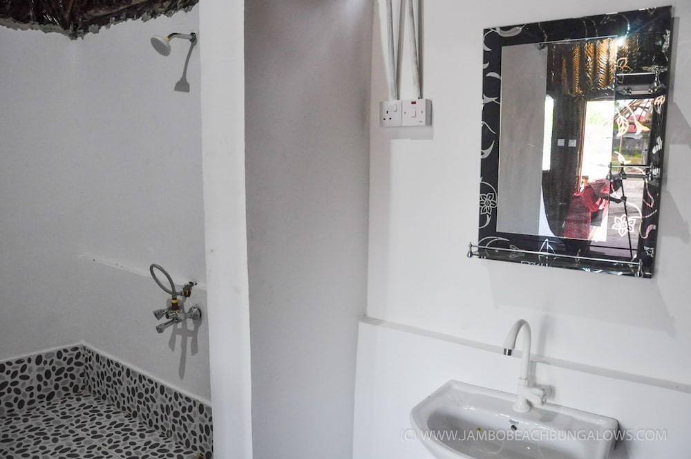 New Jambo Bungalows - Hostel