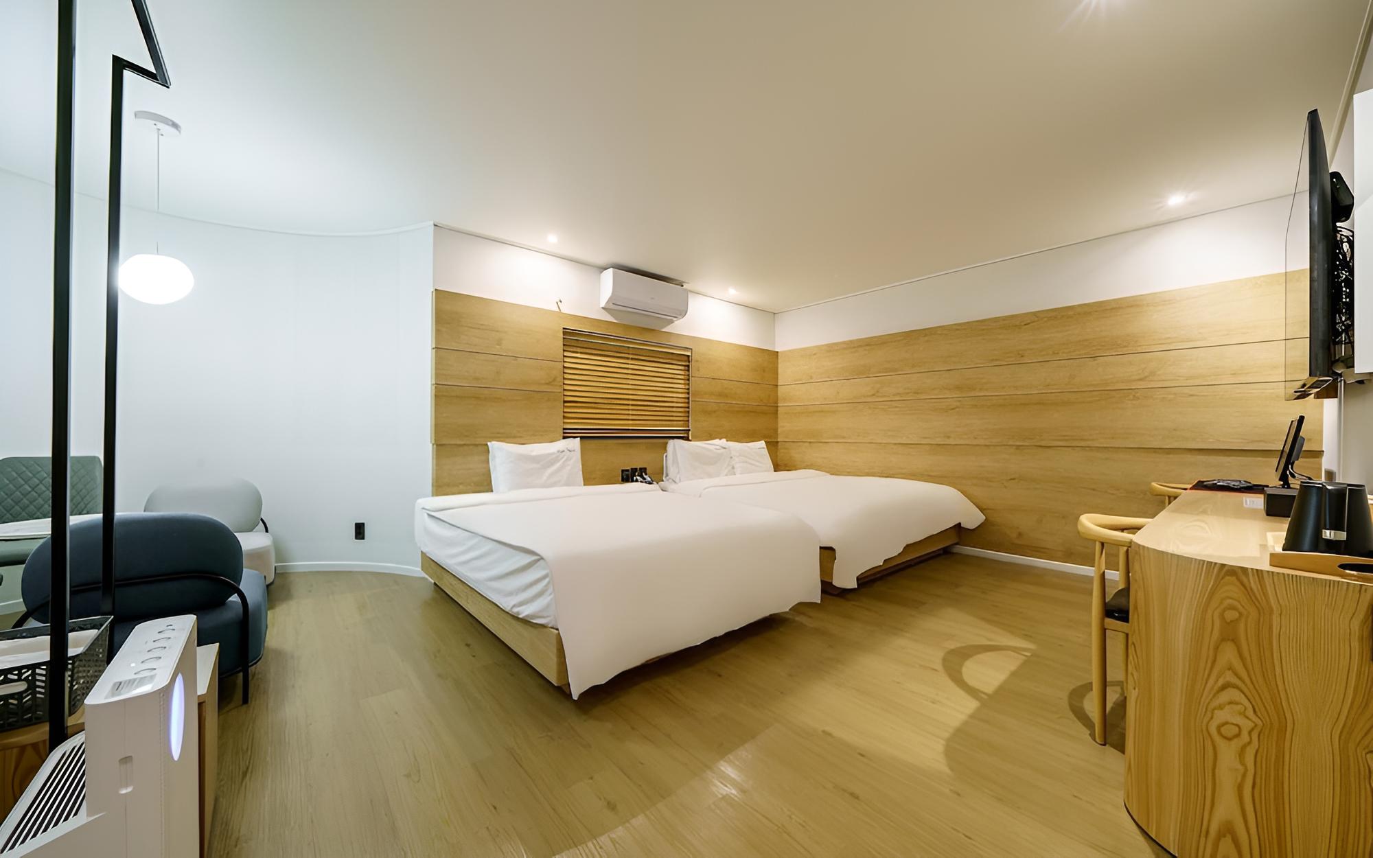 Gimhae Samgye Hotel Next view 3