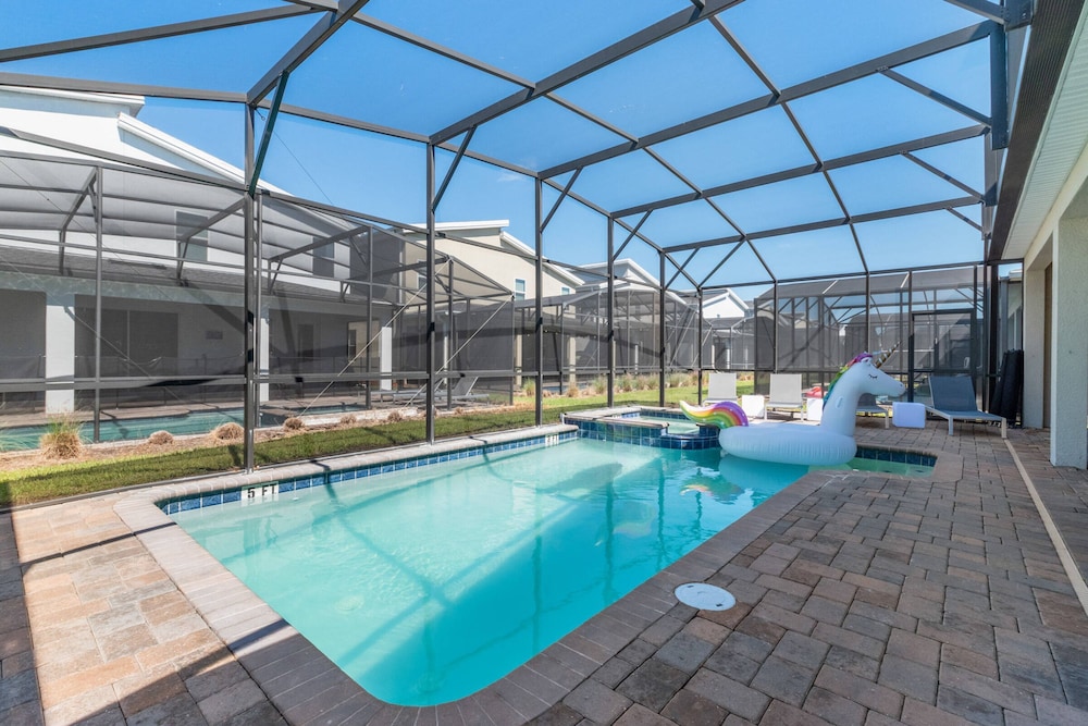 Gorgeous 9bedroom Home Private Pool Game Theater