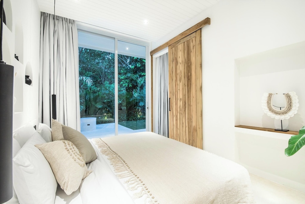 Chic 2BR Villa, 5min to Bingin's Coastal Bliss