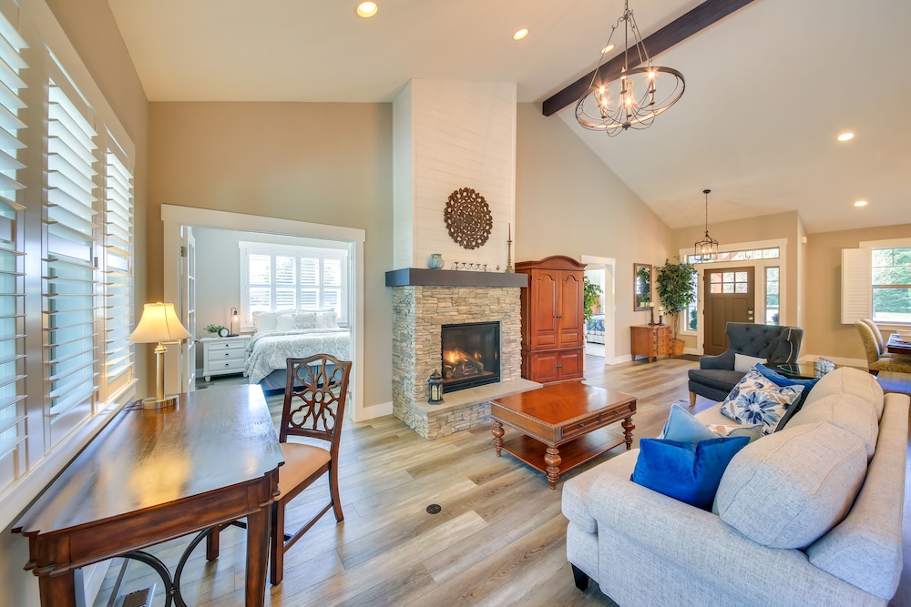 Sandpoint Vacations - Modern Sandpoint Home w/ Lake Pend Oreille View! - Property Image 4