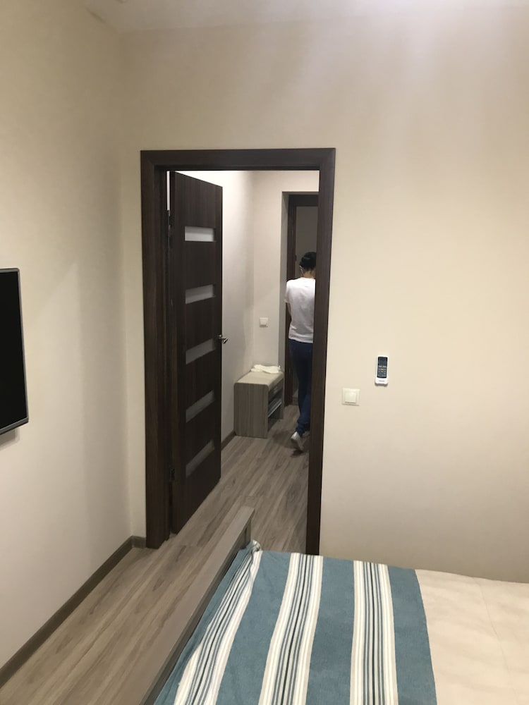 Hotel 18