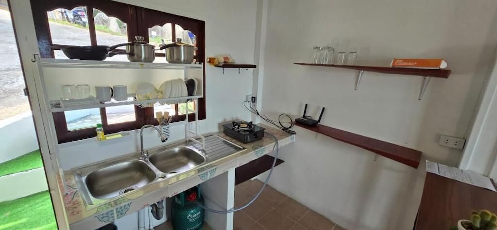 2 Bedroom Private Home Perfect for Families - Kitchen -seaviews -fast Wifi