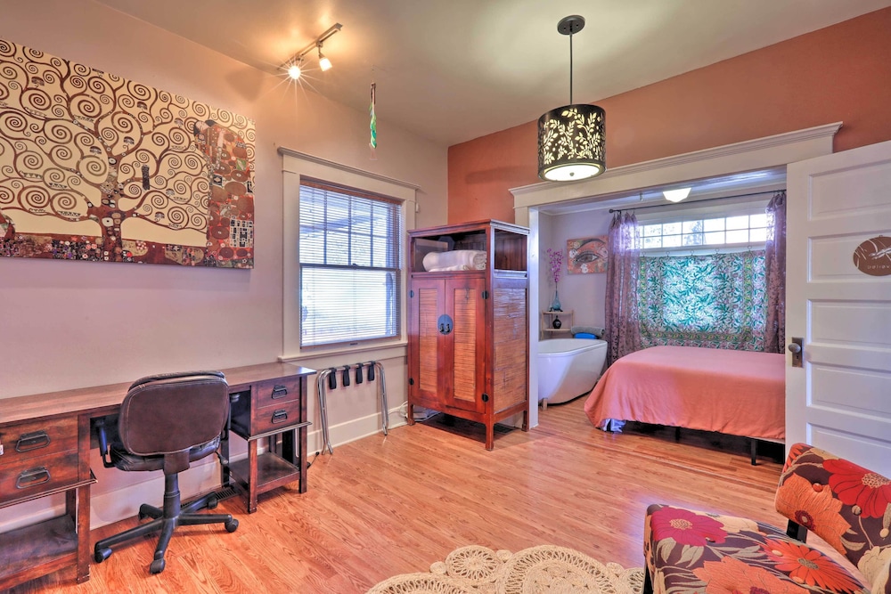 'the Purple House' Apt in Downtown Flagstaff! view 5