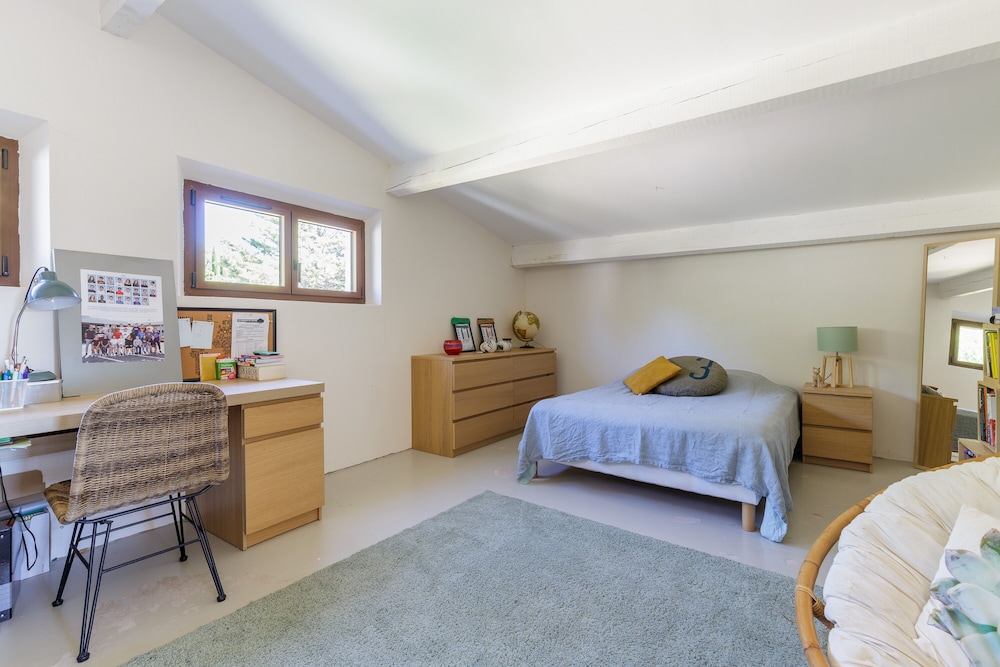 Lodges Park Castellet Provence view 5