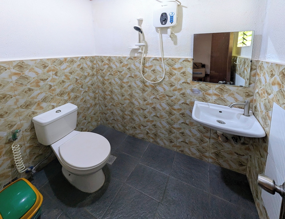 Aroma's Guest House