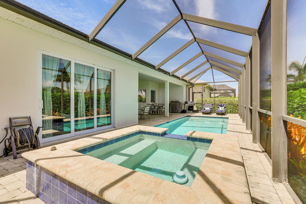 1/2 Mi to Beach: Poolside Oasis on Marco Island!