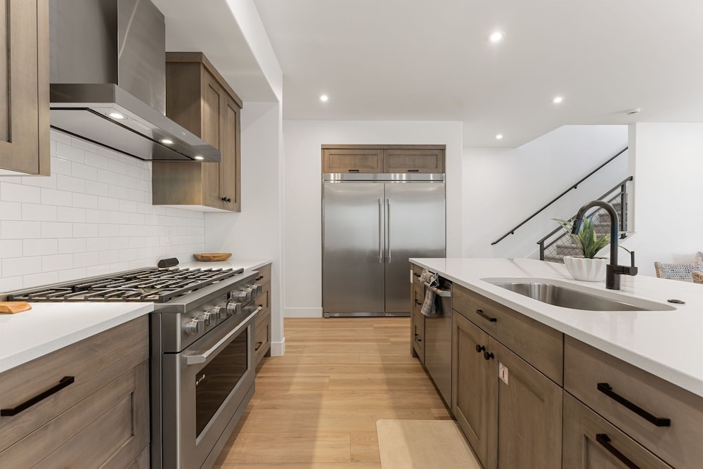 Salt And Sol 5 Bedroom Townhouse