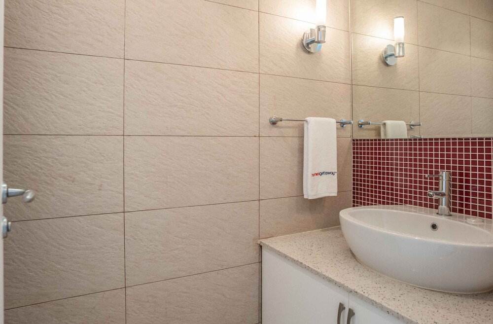 Spacious 2BR Marina Residence 4