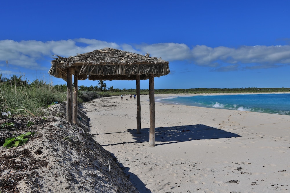 The Sandpiper Inn & Cottages