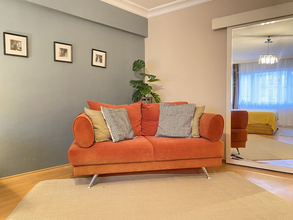 Missafir Sleek Flat in Nisantasi With Terrace